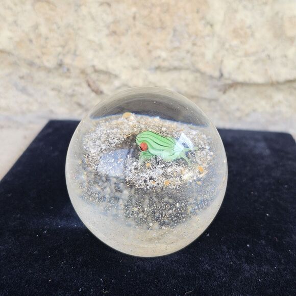 Dynasty Gallery Art Glass Hand Blown Frog On Sand Paperweight Heirloom - Picture 4 of 5